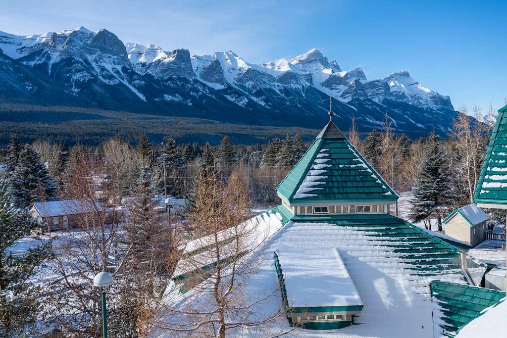 Pocaterra Inn & Waterslide Canmore Exterior photo