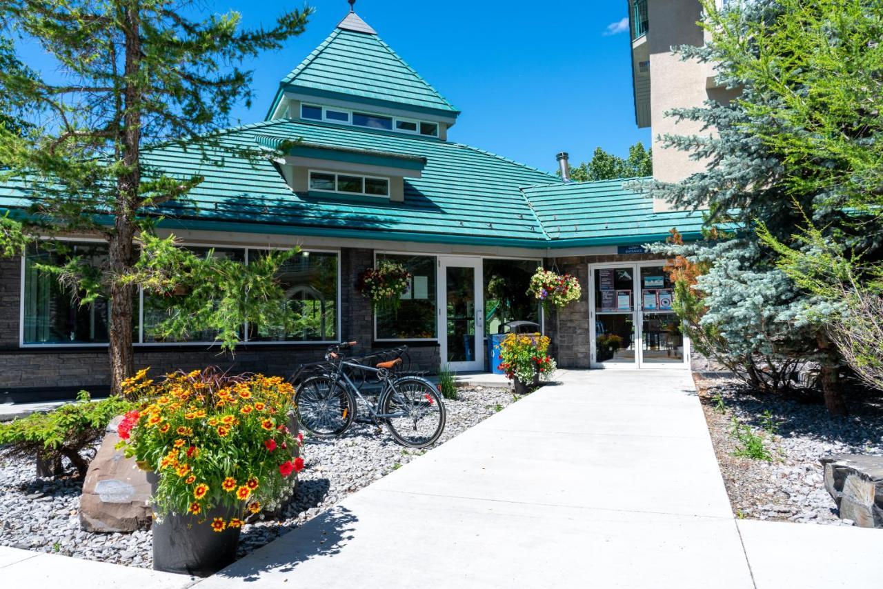 Pocaterra Inn & Waterslide Canmore Exterior photo