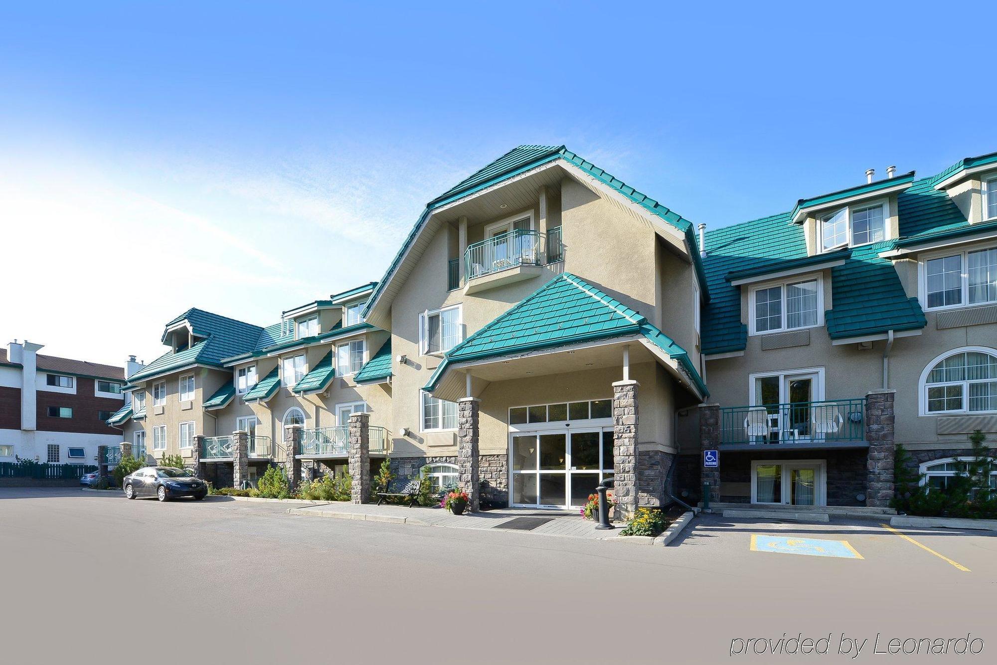Pocaterra Inn & Waterslide Canmore Exterior photo