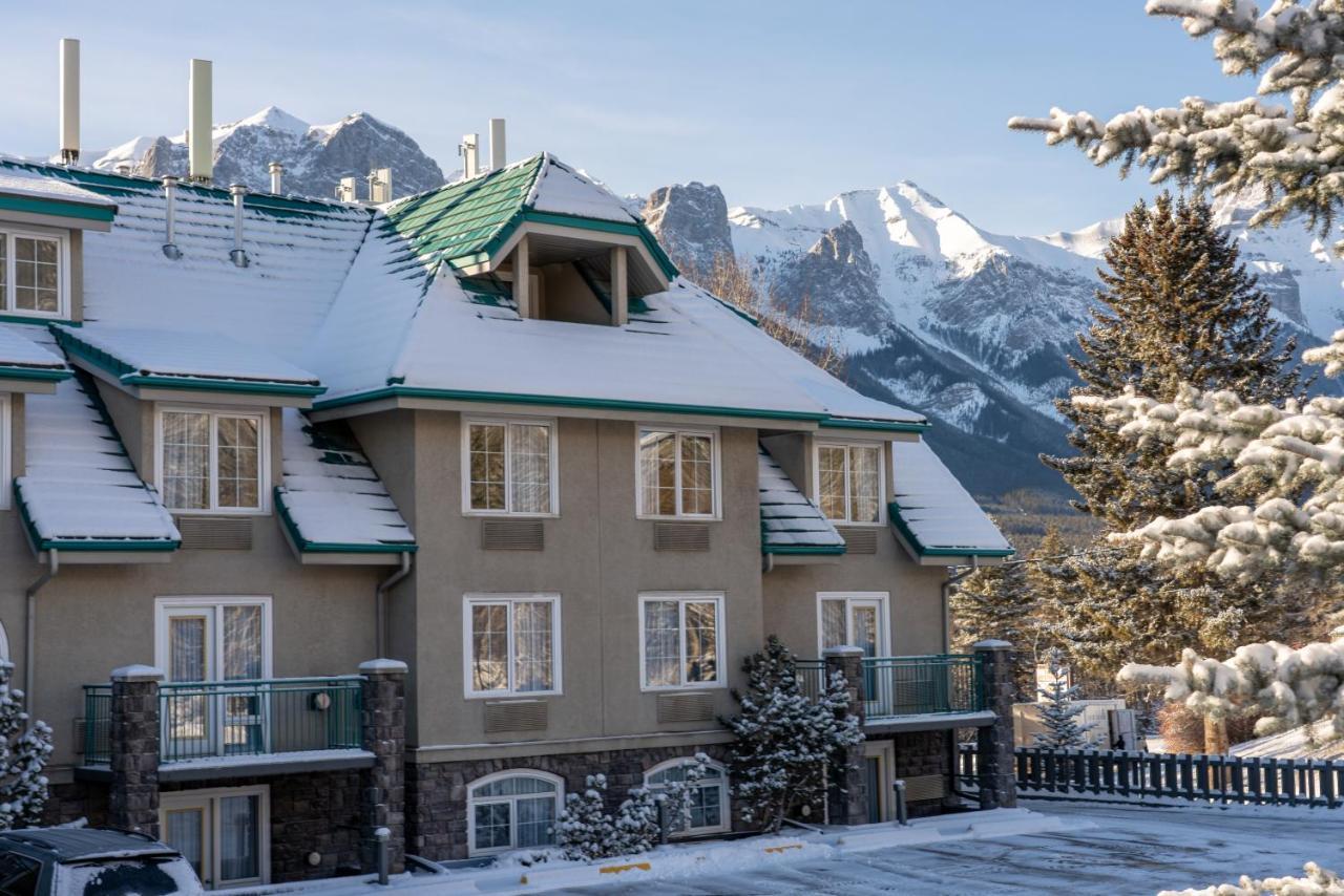 Pocaterra Inn & Waterslide Canmore Exterior photo