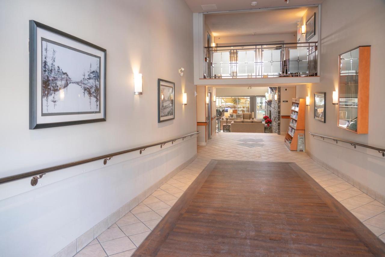 Pocaterra Inn & Waterslide Canmore Exterior photo