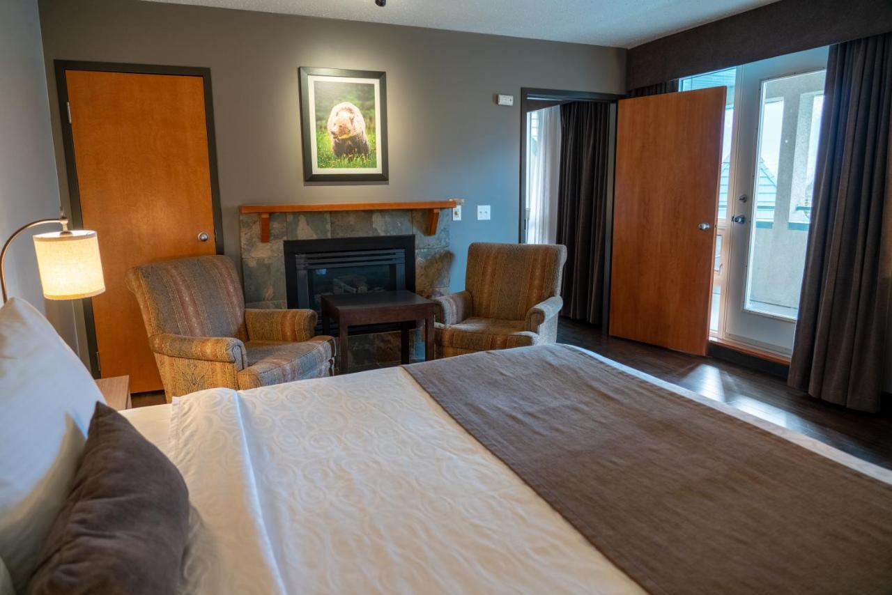 Pocaterra Inn & Waterslide Canmore Exterior photo